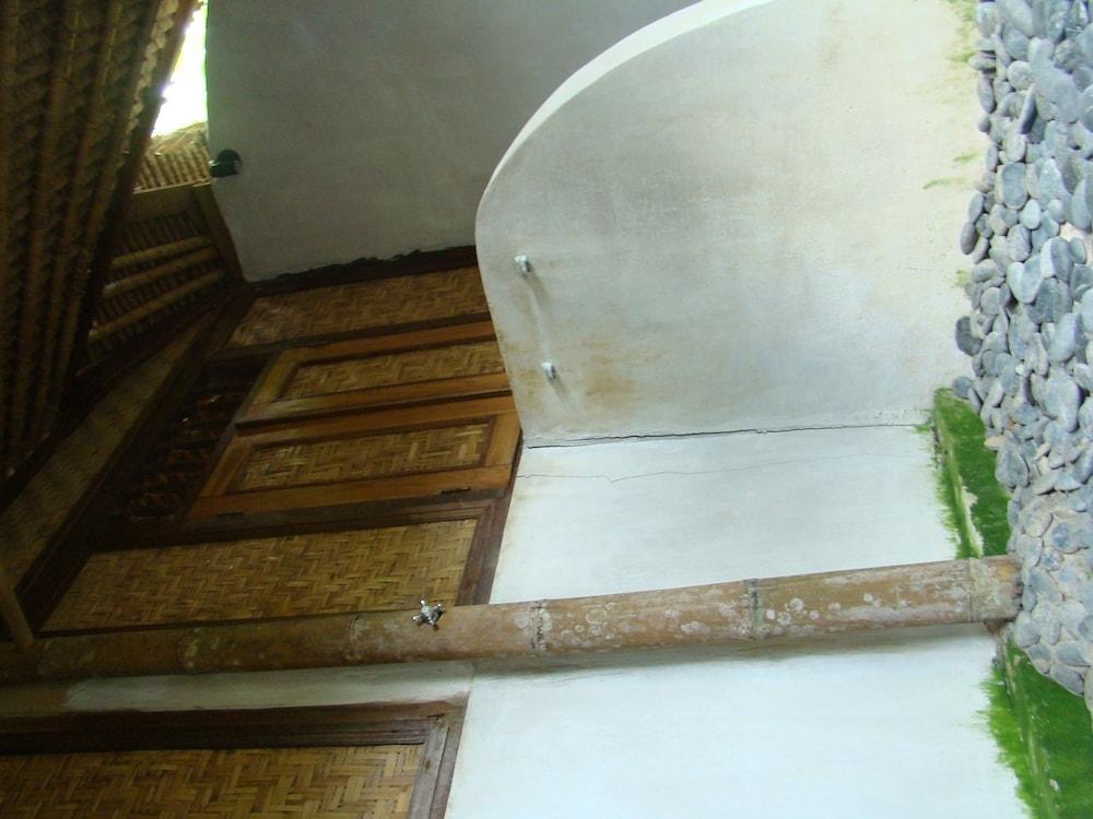 Flower Bud Bungalow Pecatu Exterior foto