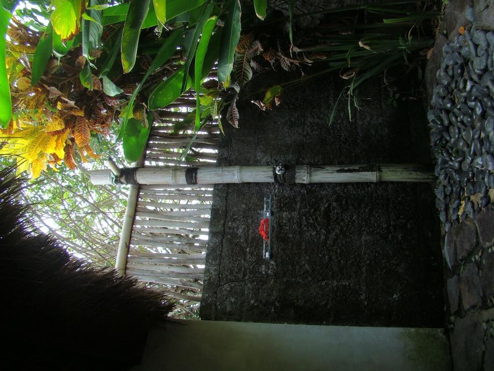 Flower Bud Bungalow Pecatu Exterior foto