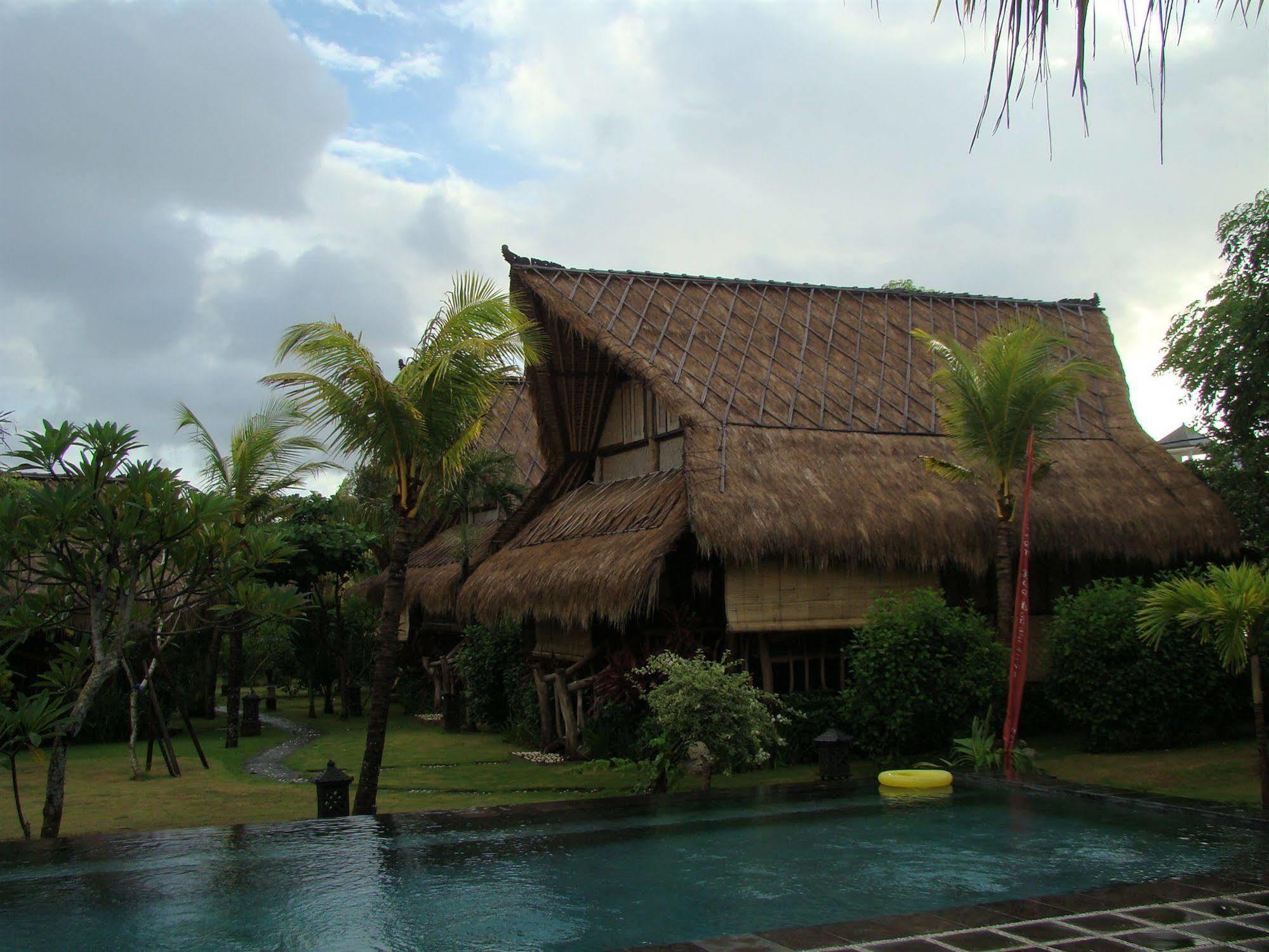 Flower Bud Bungalow Pecatu Exterior foto