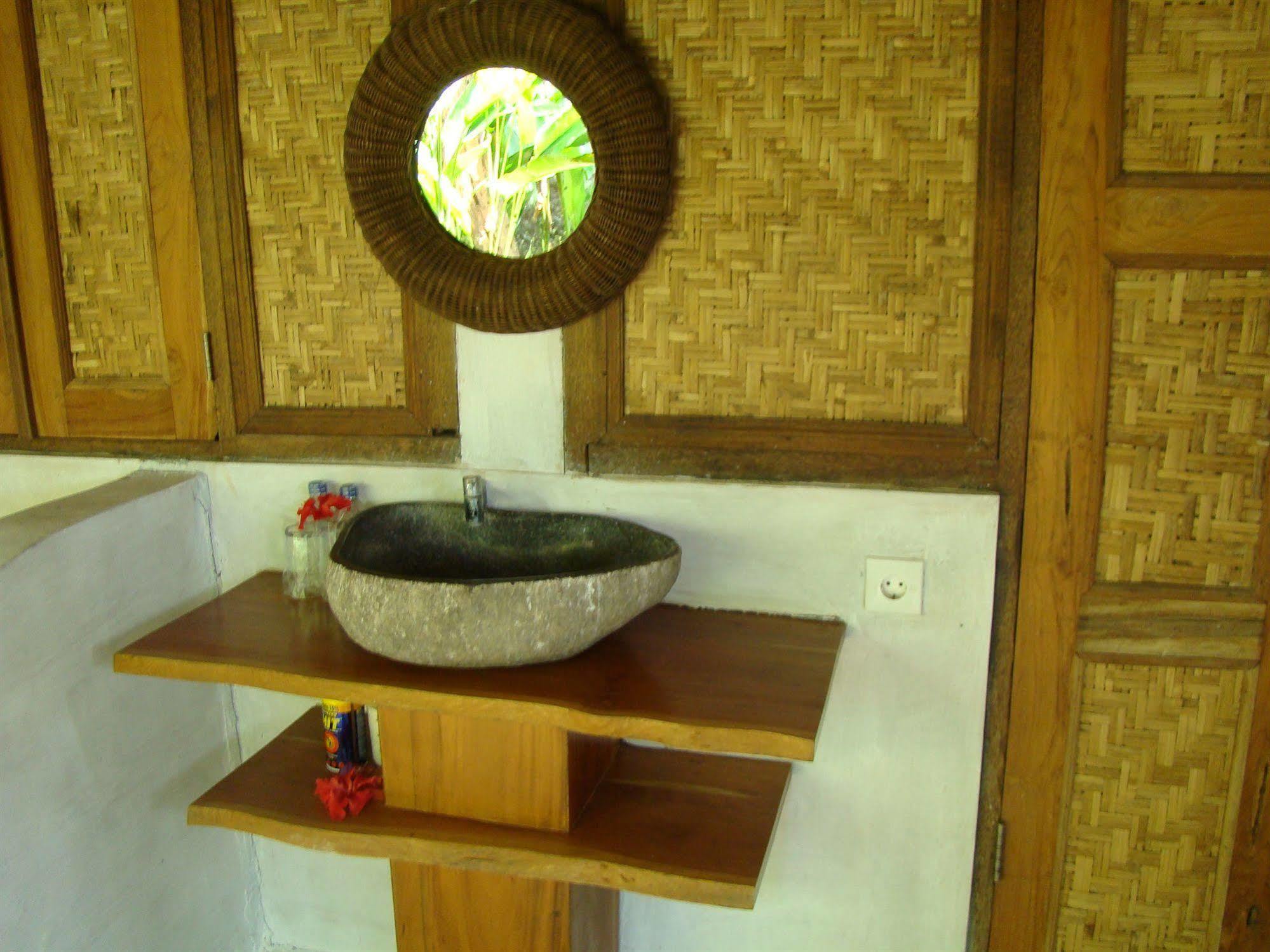 Flower Bud Bungalow Pecatu Exterior foto