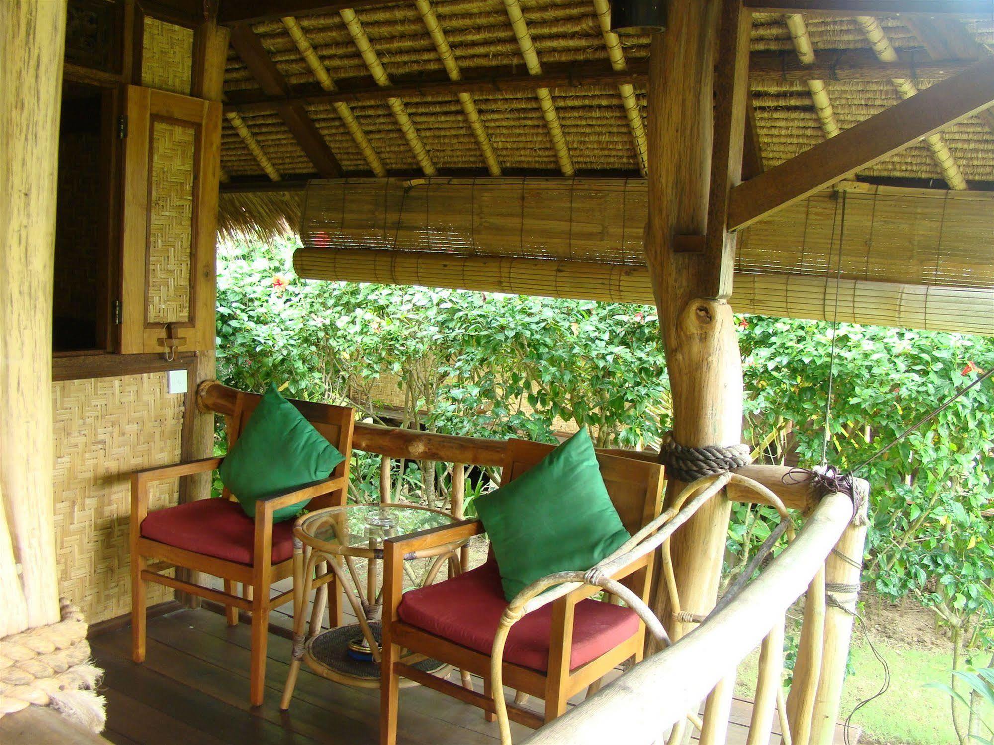Flower Bud Bungalow Pecatu Exterior foto
