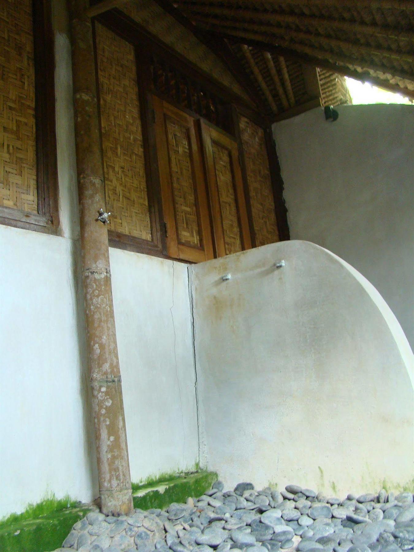 Flower Bud Bungalow Pecatu Exterior foto