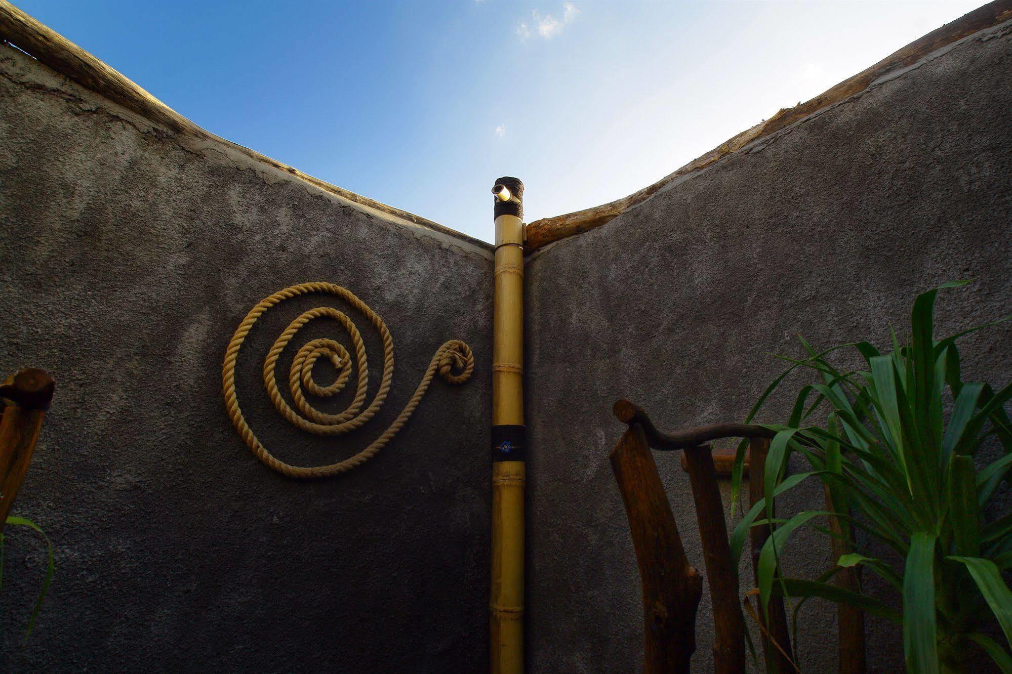 Flower Bud Bungalow Pecatu Exterior foto